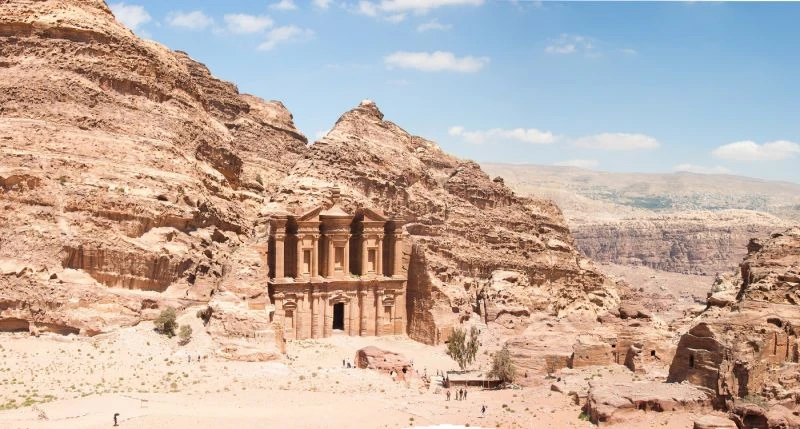 Cost &mdash; Which Is Cheaper, Egypt or Jordan?