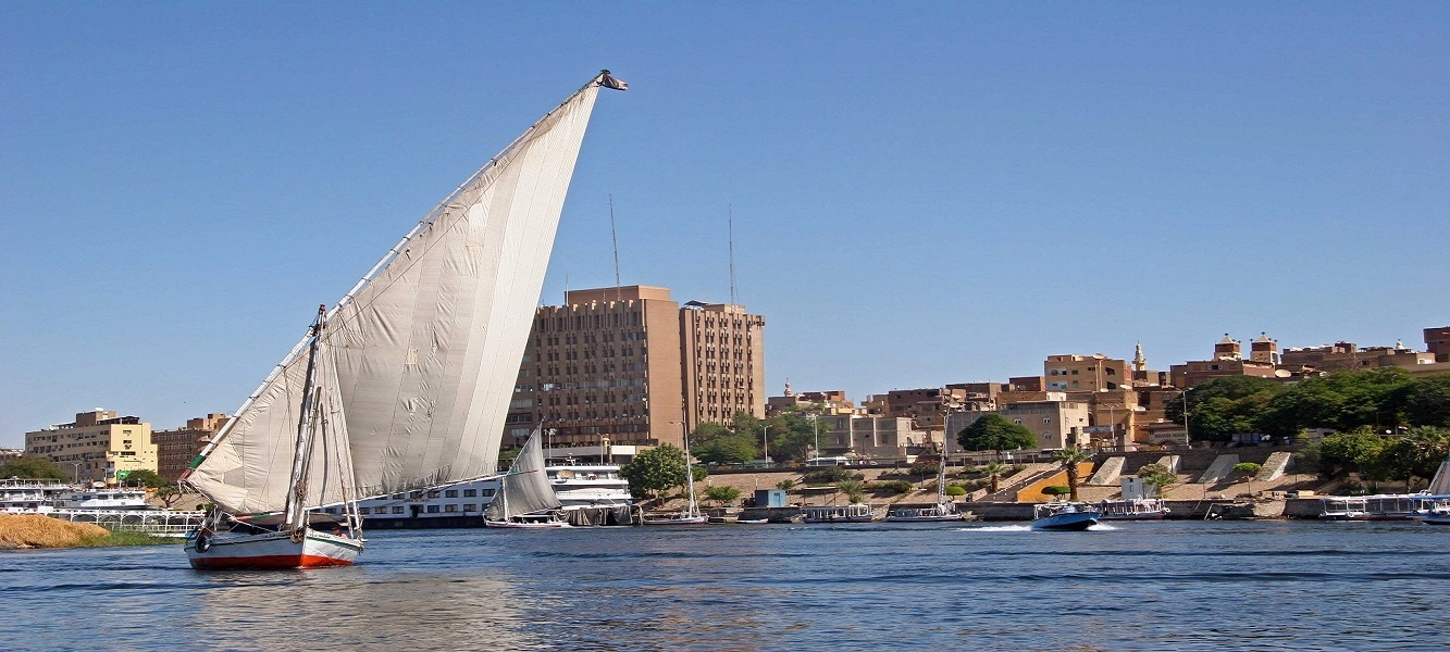 Luxor felucca tour prices