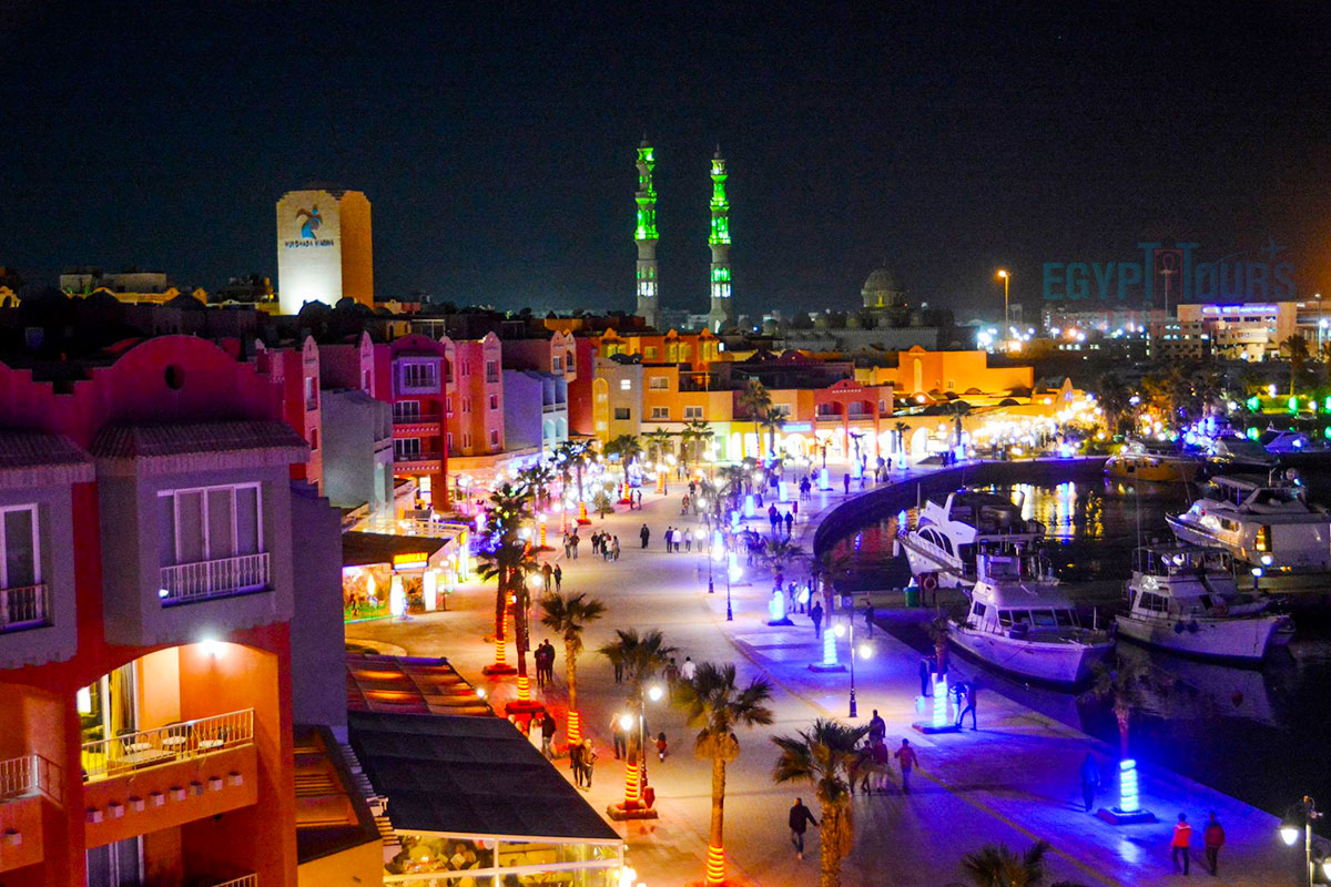 Stroll Along the Hurghada Marina &mdash; The Heart of the City at Night