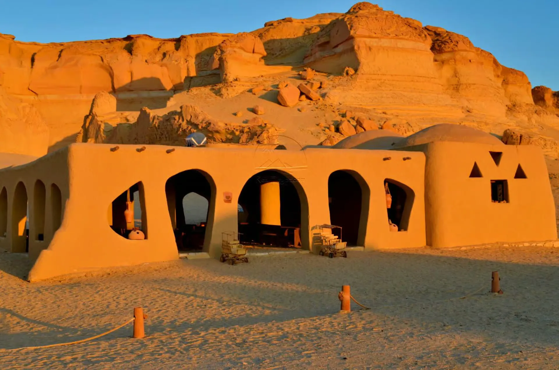 Cairo to Fayoum: Classical History & Pyramids Tour