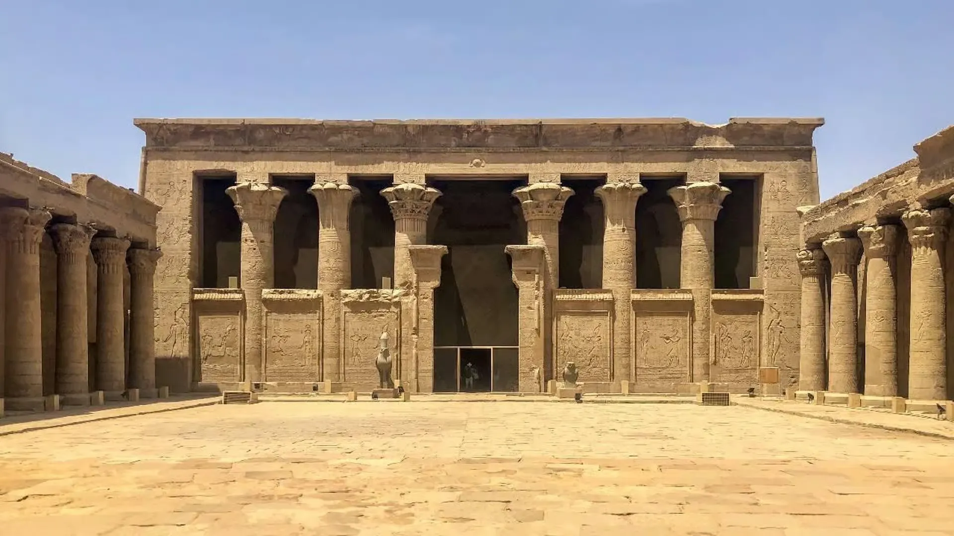 Top Edfu and Kom Ombo Nile Tour Premium Package